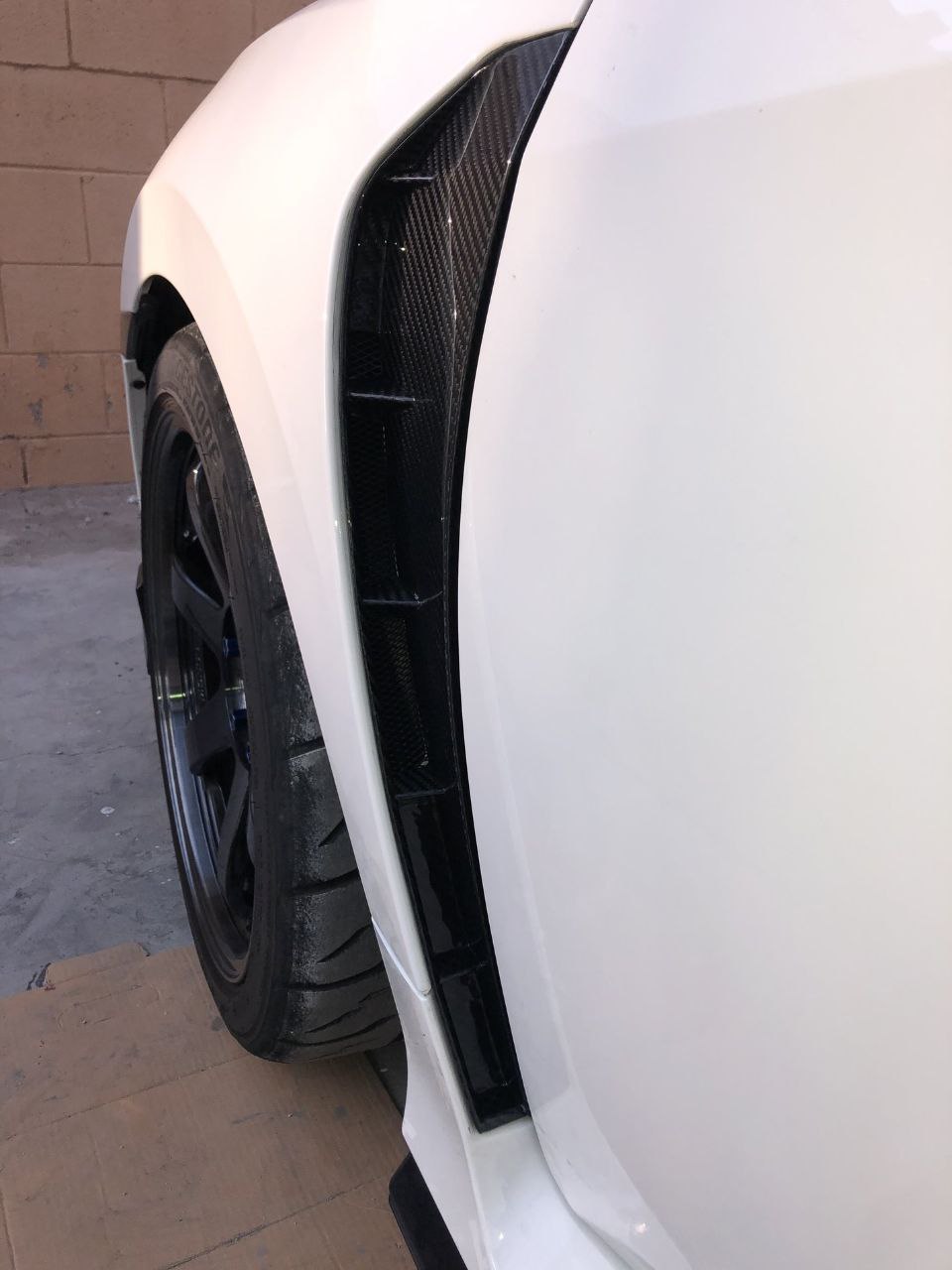 OEM Vent fender duct (Carbon Fiber) (6)